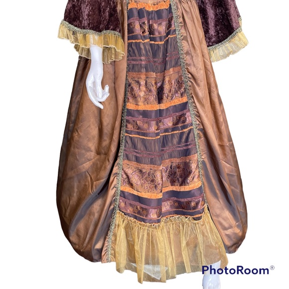 Period custom dress - Picture 3 of 12